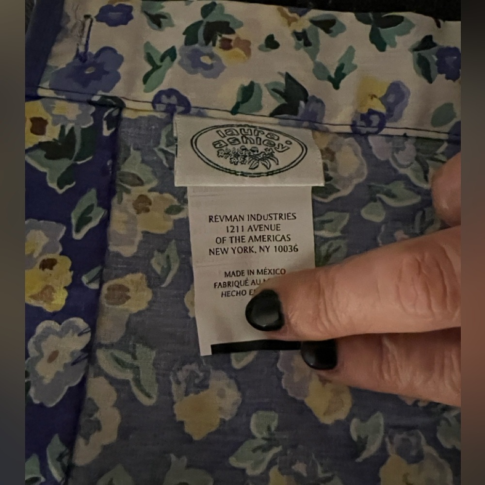 Laura Ashley Primrose Polyanthus Floral Blue/Yellow Shower Curtain w/ valance - Picture 3 of 8